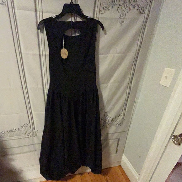 NWT CAMILA COELHO BUBBLE 
HEM DRESS XS and M 
🚨FIRM PRICE NO DISCOUNT - Picture 13 of 15